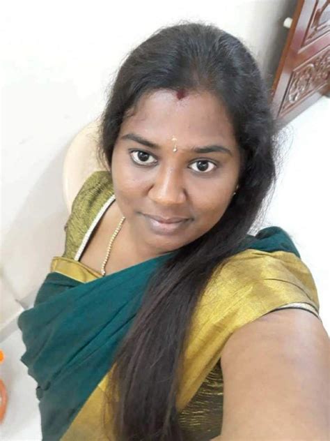 tamil aunty smooth sex with village boy friend